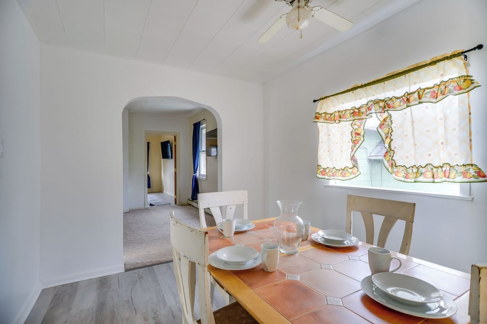 Dining Room | Dishware/Flatware