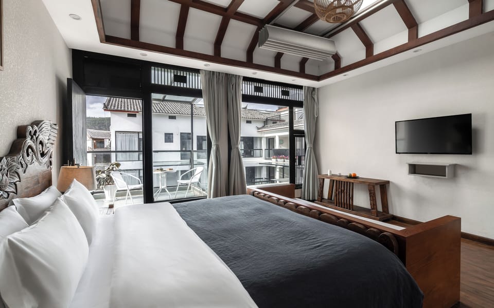 Luxury Double Room, Balcony, Garden View | Premium bedding, down comforters, pillowtop beds, laptop workspace