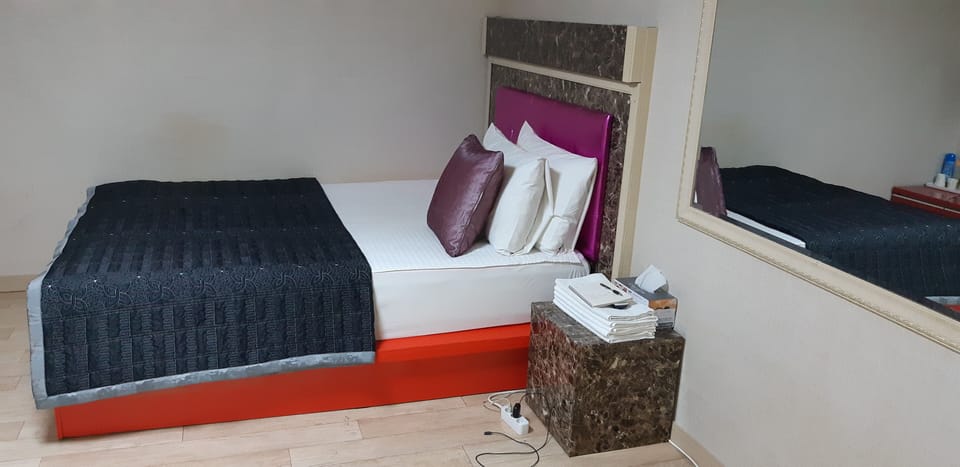 Business Single Room | Free WiFi