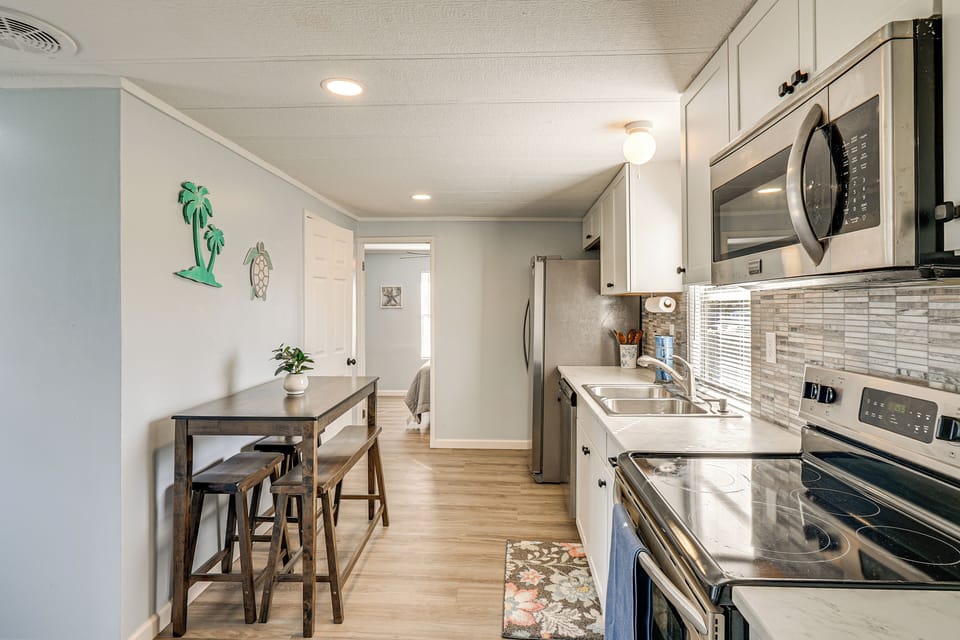 Kitchen | Single-Story House | In-Unit Laundry