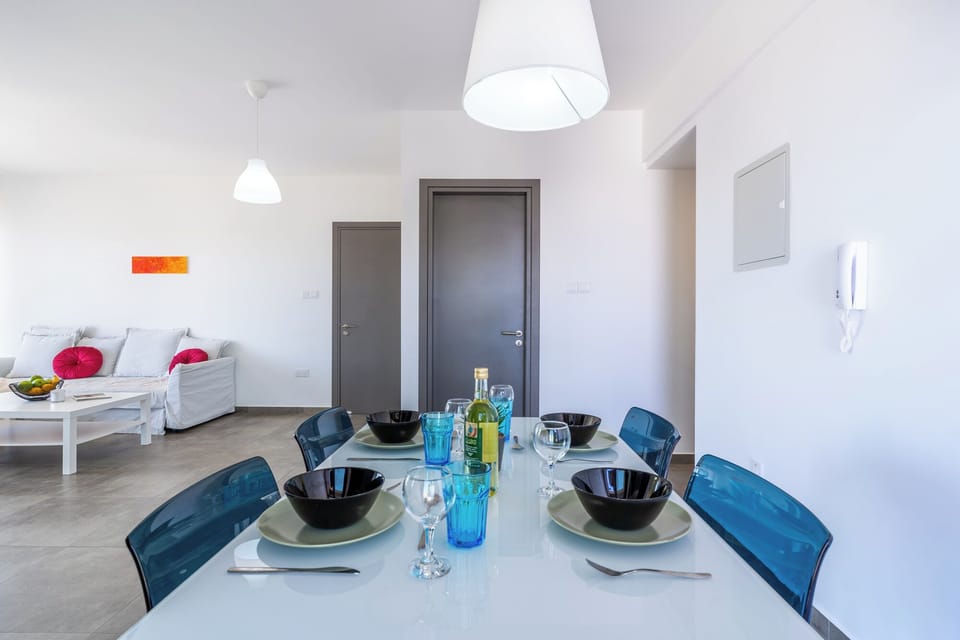 Apartment, City View | Dining