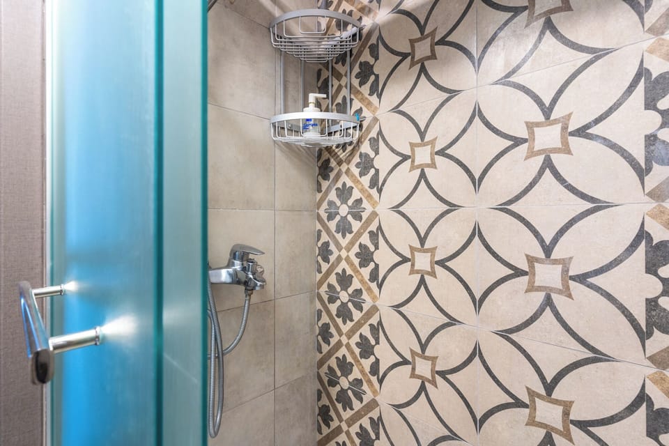 Maryam's 2-BR Apt. With Pool & Balcony in Larnaca Apartment in Larnaca