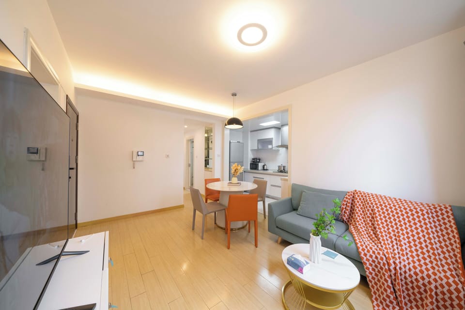 Superior Apartment, 2 Bedrooms, Balcony, City View | Living area