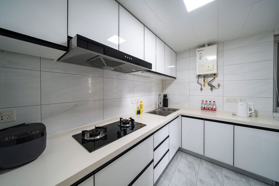 Fridge, microwave, stovetop, cookware/dishes/utensils