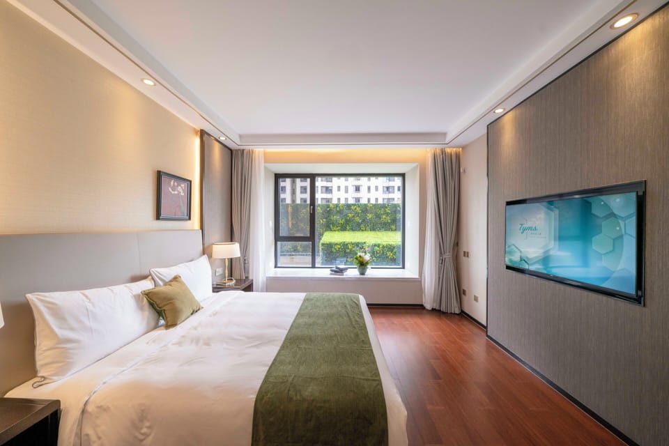 Superior Apartment, 2 Bedrooms, Balcony, City View | Desk, laptop workspace, free WiFi