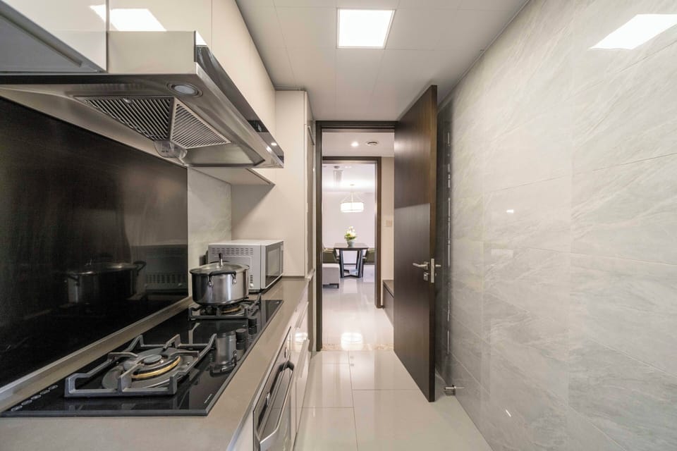 Fridge, microwave, stovetop, cookware/dishes/utensils