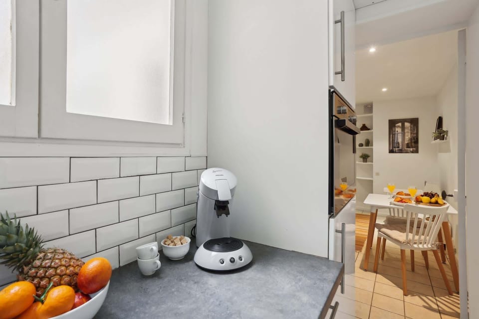 The kitchen and dining area