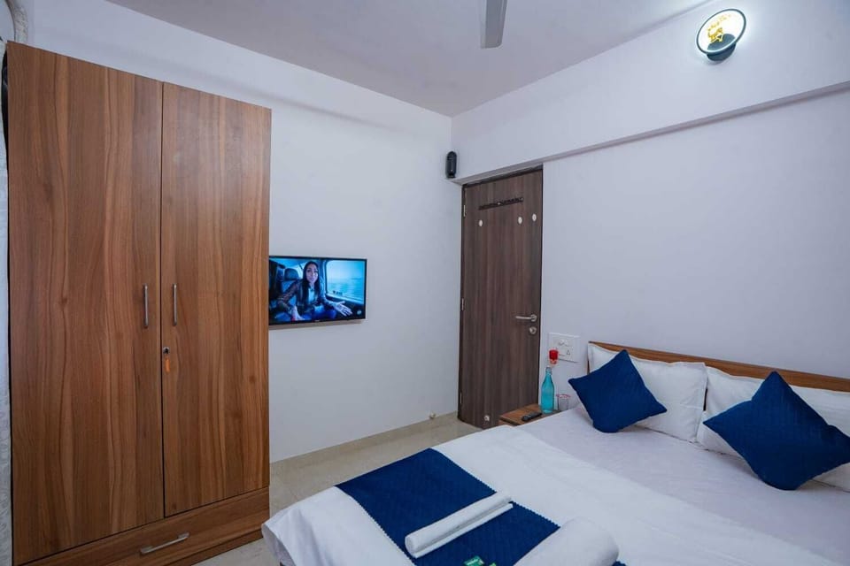 Double or Twin Room, City View | Iron/ironing board, free WiFi