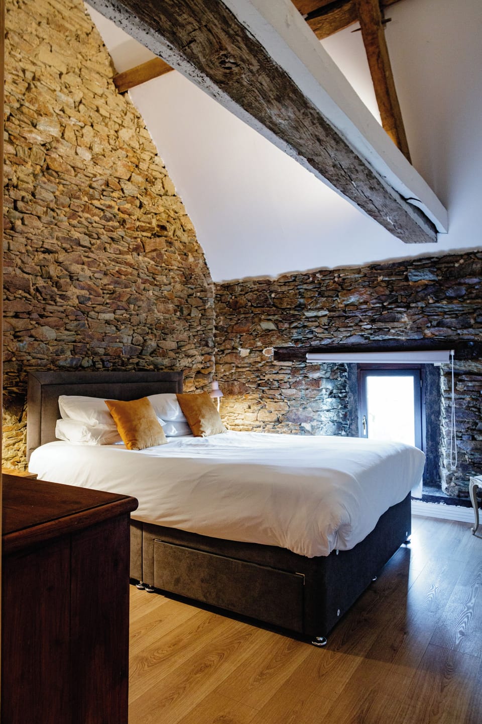 Deluxe House, Patio, Garden View | Soundproofing, free WiFi, bed sheets