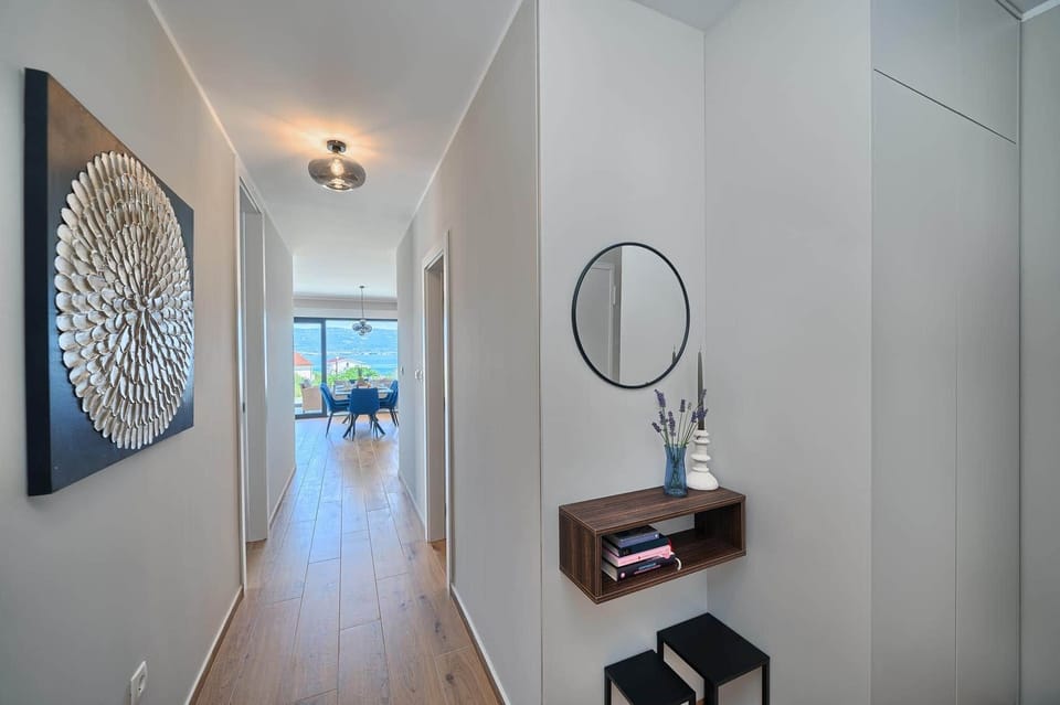 Hallway/Entrance