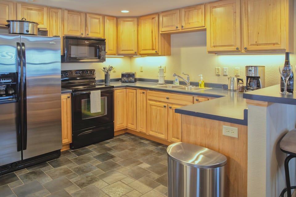 Cook a feast in this beautiful kitchen!