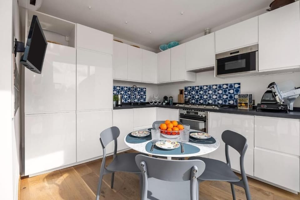Signature House, 3 Bedrooms, Kitchen, Beachside | Dining