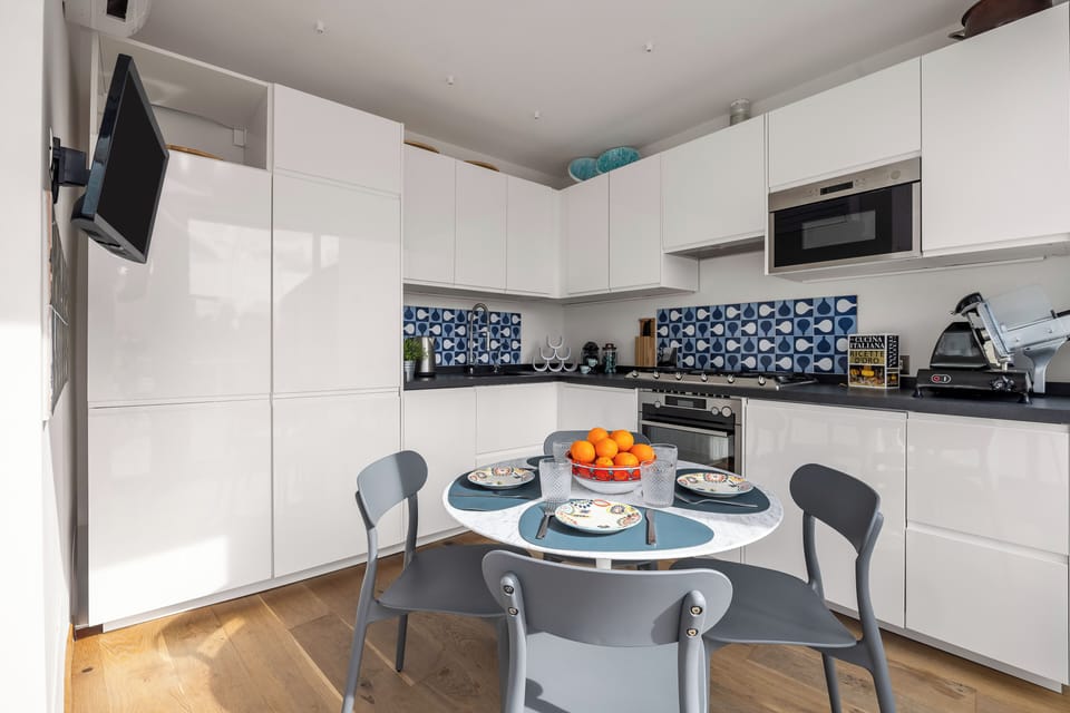 Signature House, 3 Bedrooms, Kitchen, Beachside | In-room dining