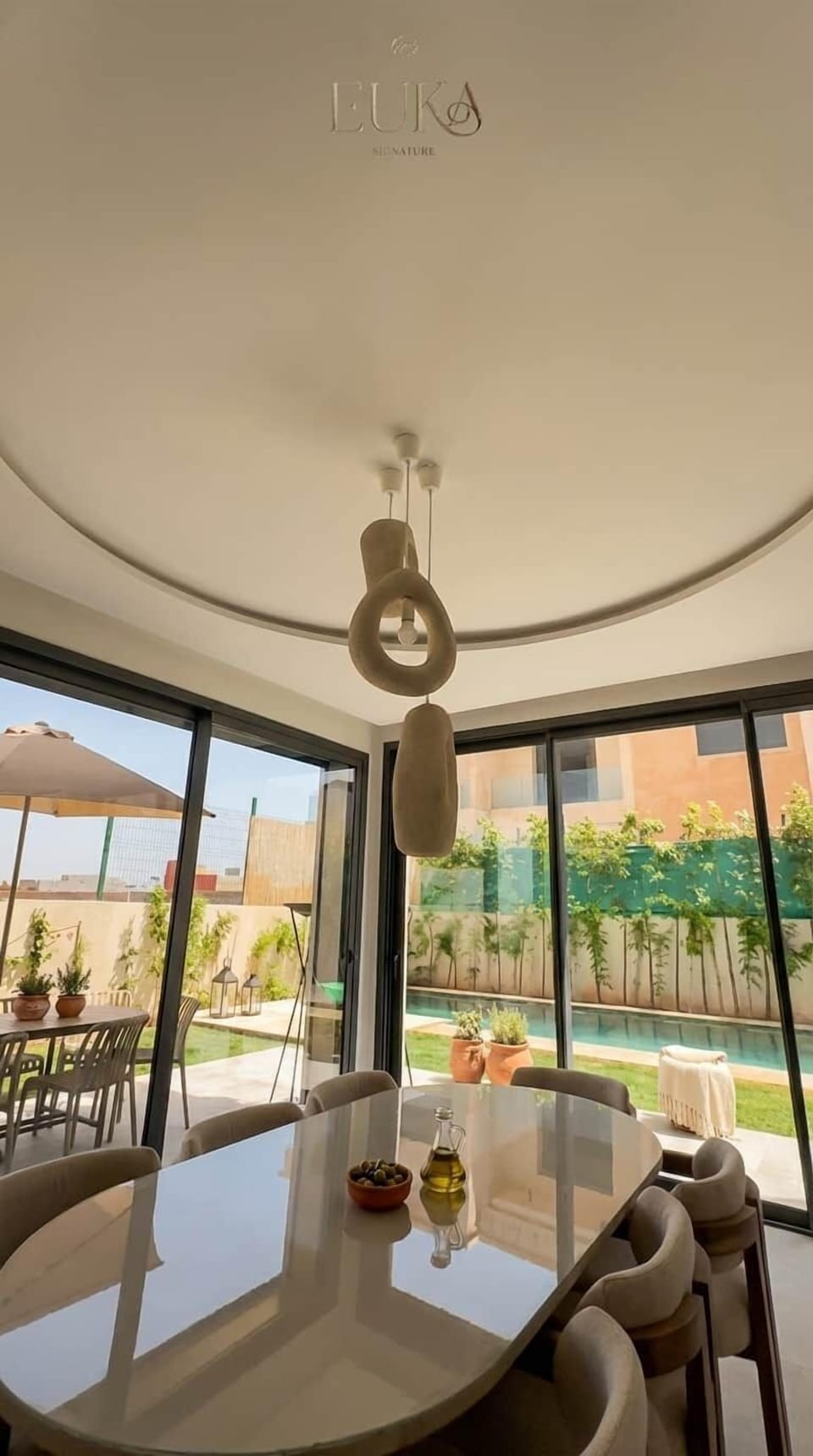 Modern Dining Room With Pool View-4