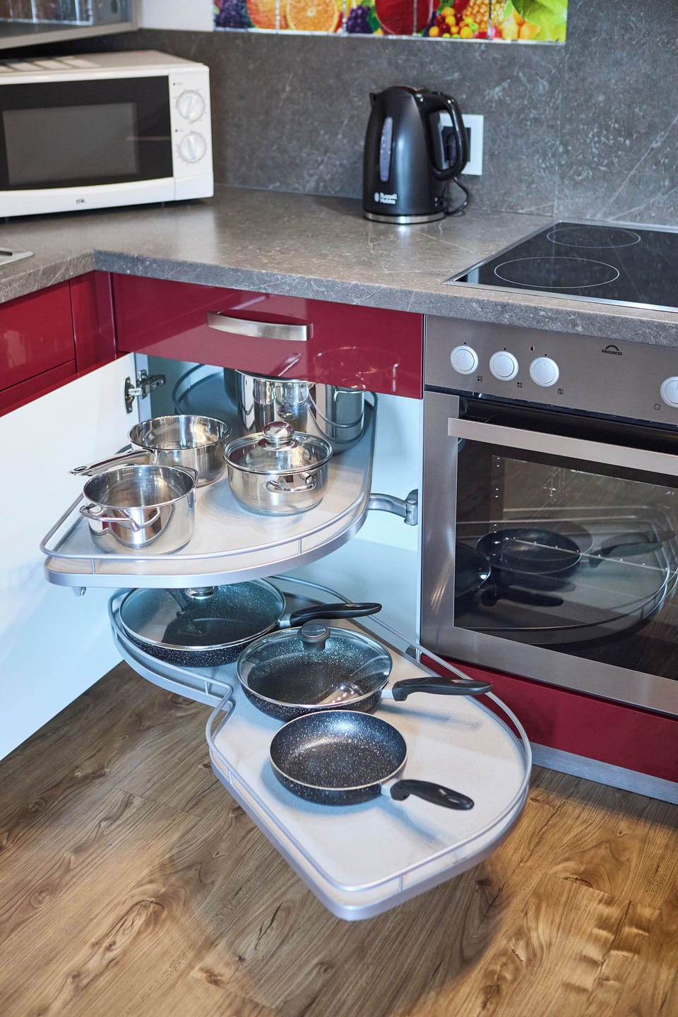 Comfort Apartment, 2 Bedrooms, Pets Allowed, Mountain View | Private kitchen | Coffee/tea maker, electric kettle, toaster