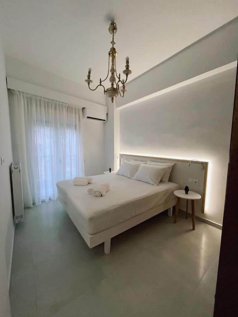 Deluxe House, Balcony | Iron/ironing board, free WiFi