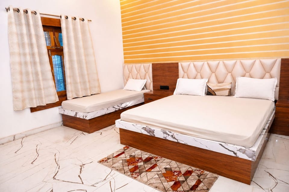 Executive Triple Room | Premium bedding, desk, WiFi (free), bed sheets