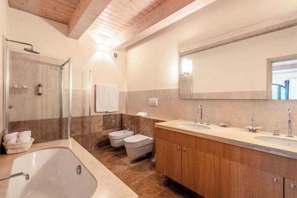 Bathroom, Bathroom Sink, Flooring, Plumbing Fixture, Interior Design, Sink, Floor, Ceiling, Tap, Bathroom Cabinet