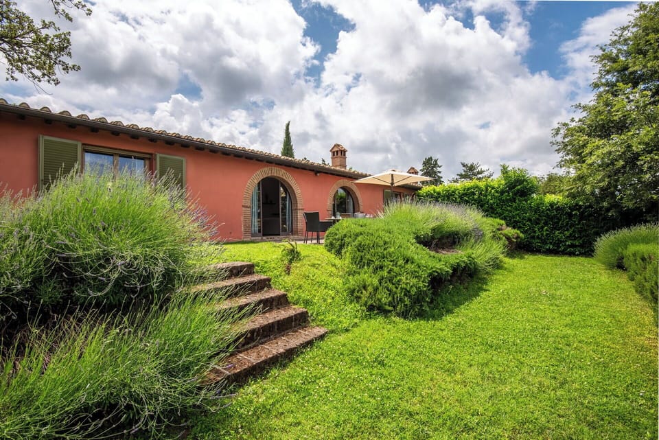 Grass, Shrub, Garden, Land Lot, Plant Community, Home, Groundcover, Farmhouse, Landscaping