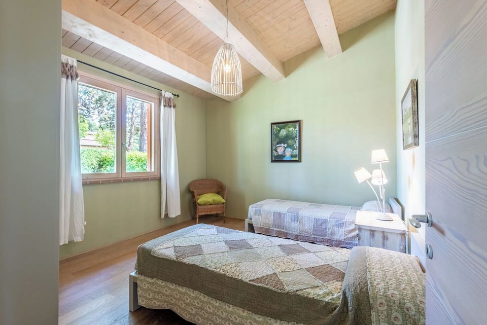 Bed, Interior Design, Furniture, Bedroom, Bed Sheet, Bedding, Wood, Ceiling, Floor, Linens