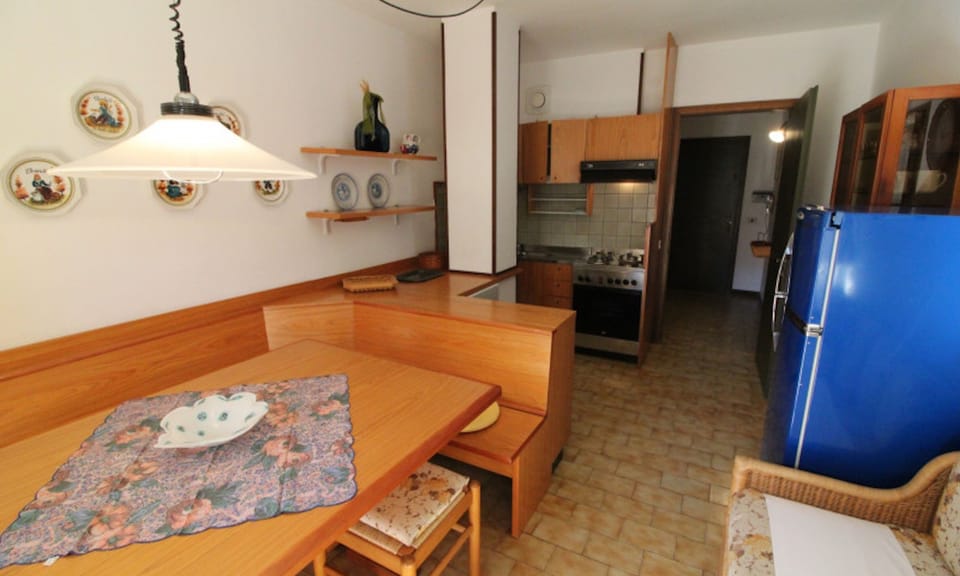 Apartment, 2 Bedrooms, Terrace, Garden View | Dining room