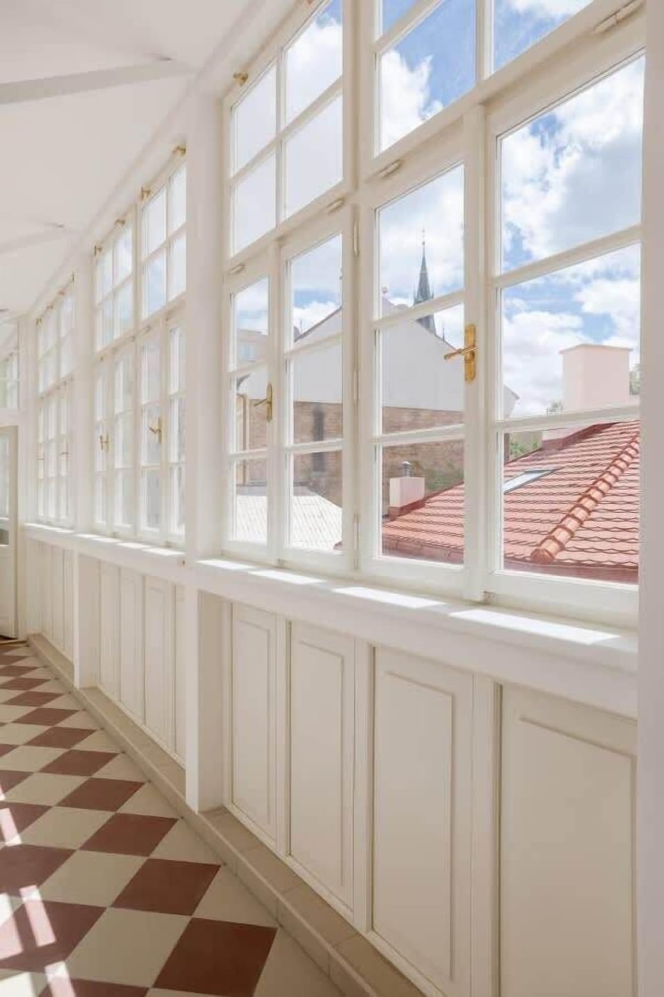 Corridor leading to the apartment