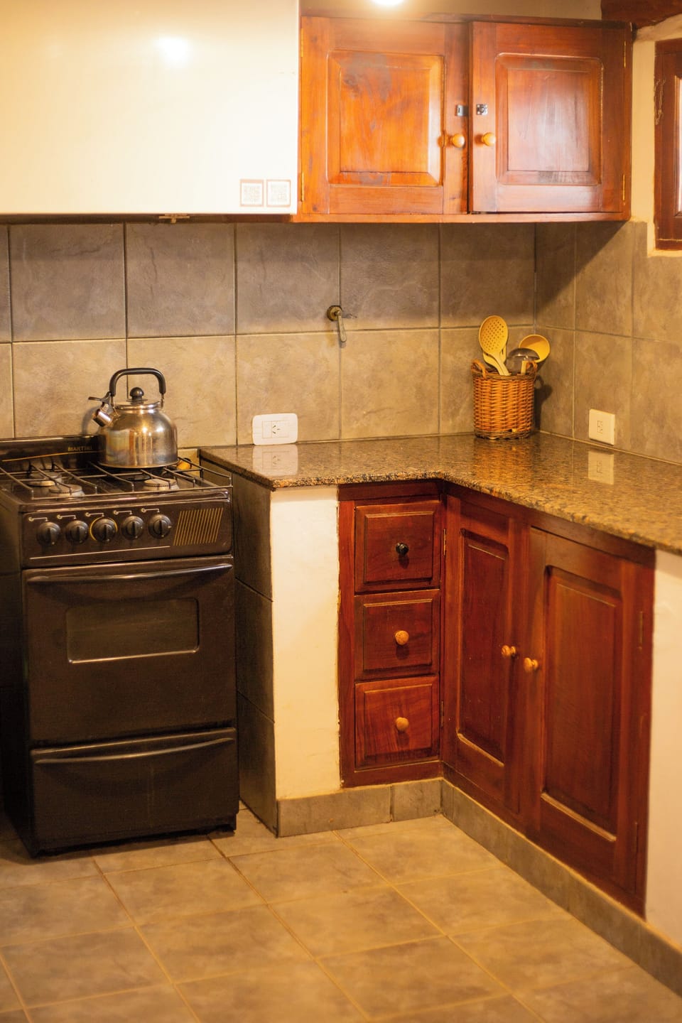 Family Room, Patio, Garden View | Private kitchen