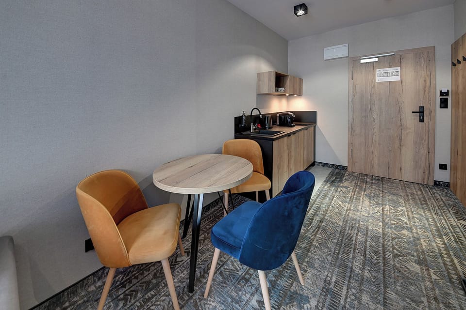 Apartment, Balcony | Private kitchenette | Coffee/tea maker, electric kettle