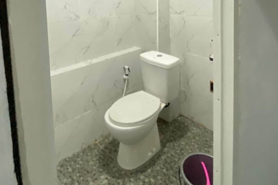 Deluxe Double Room | Bathroom | Shower