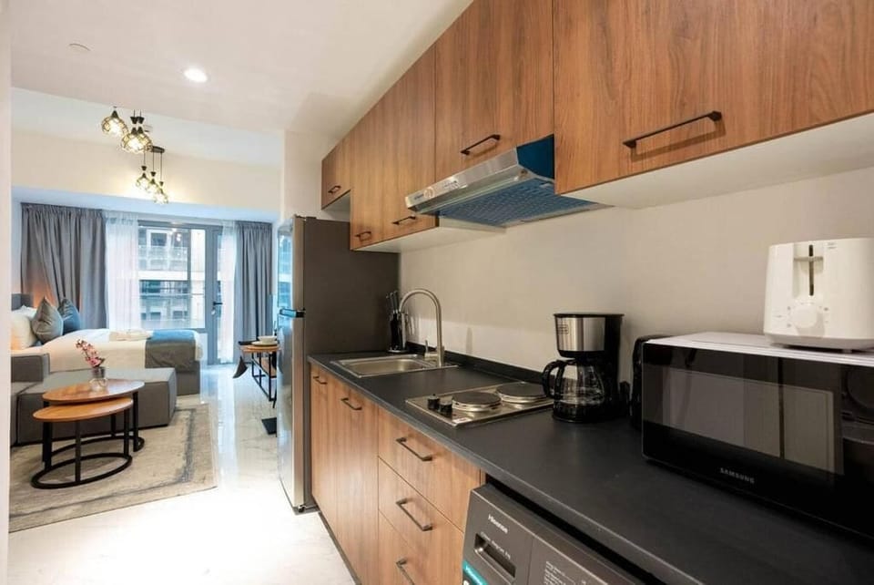 Apartment, Balcony | Private kitchen | Electric kettle, toaster