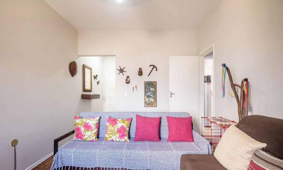 Basic Apartment | Living area