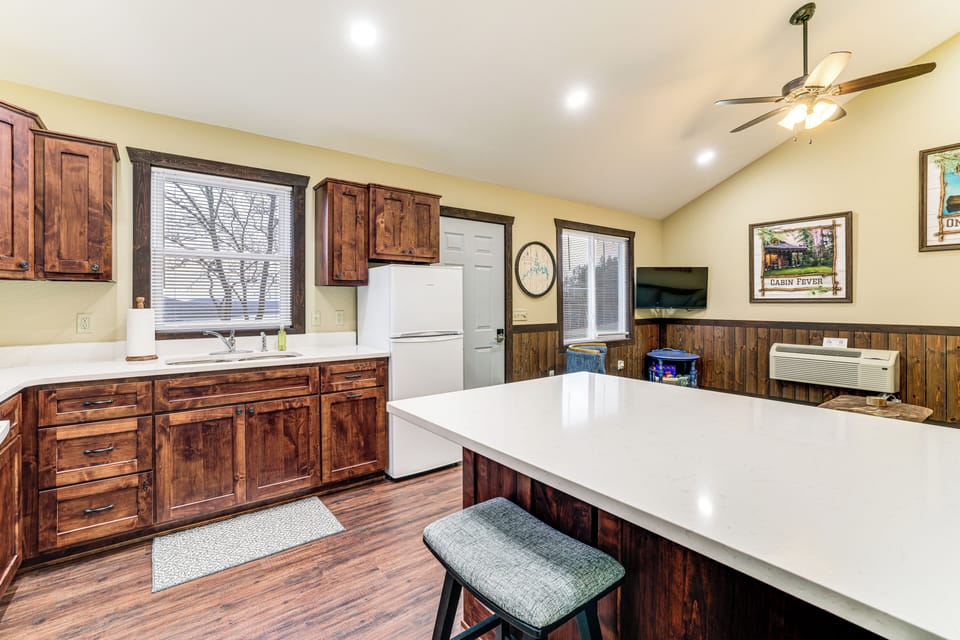 House (2 Bedrooms) | Interior