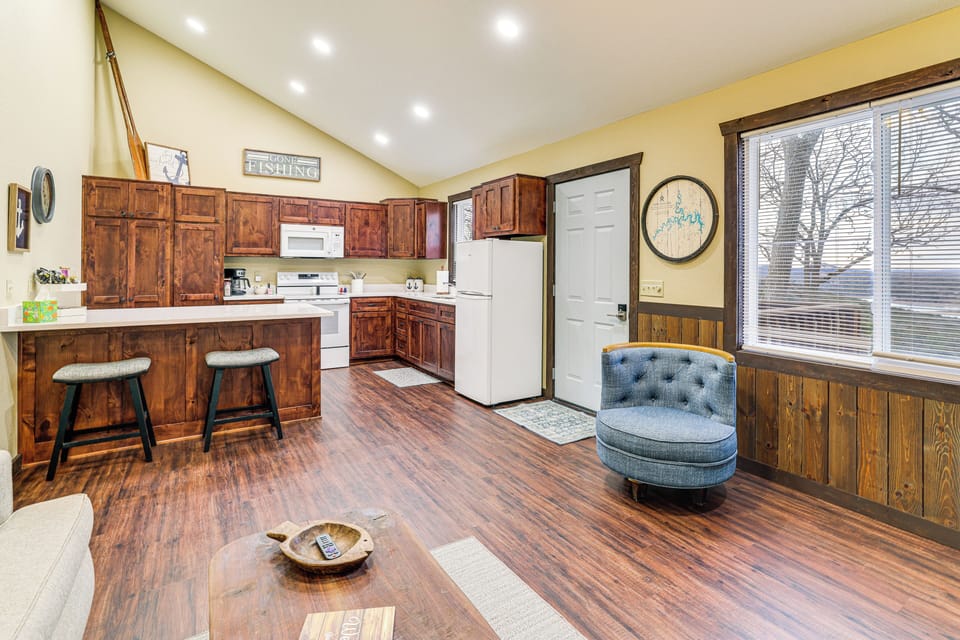 House (2 Bedrooms) | Interior