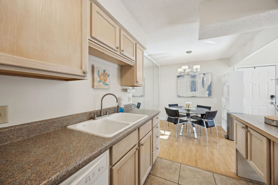 Condo, 2 Bedrooms | Private kitchen | Fridge, oven, coffee/tea maker, toaster