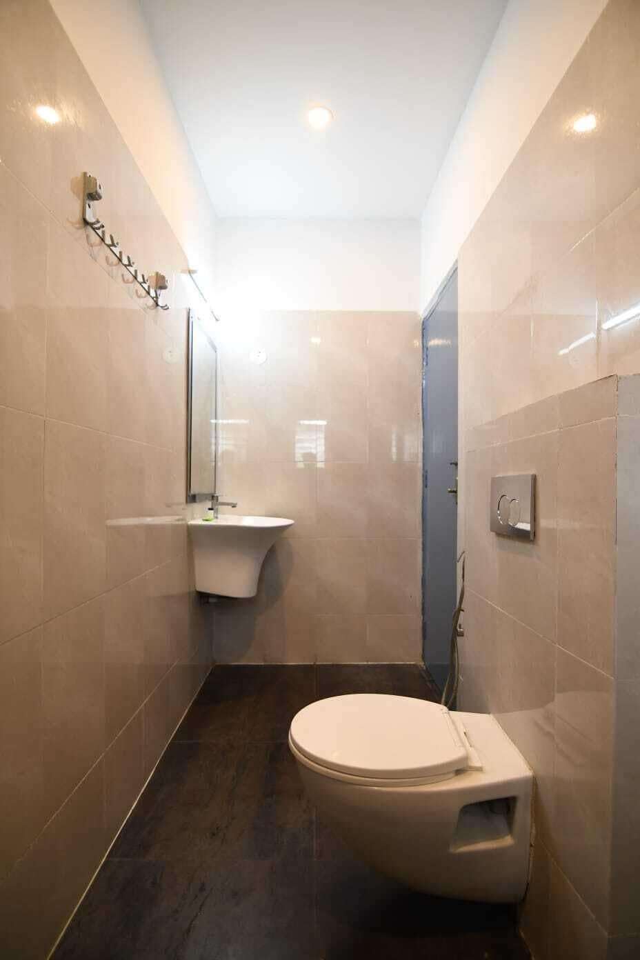 Deluxe Double Room, City View | Bathroom | Bidet, towels, soap, shampoo