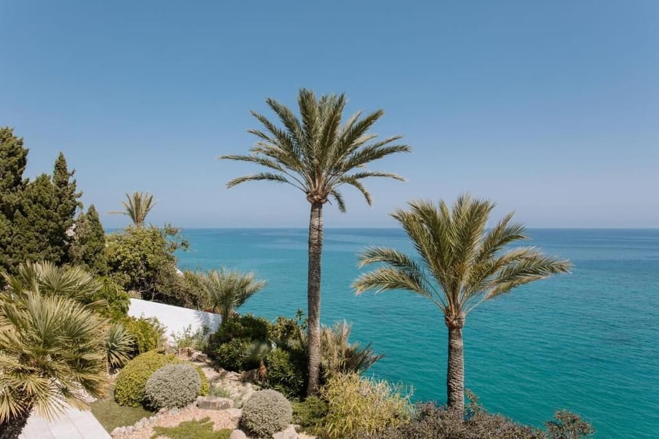Villa, 5 Bedrooms, Oceanfront | Property grounds