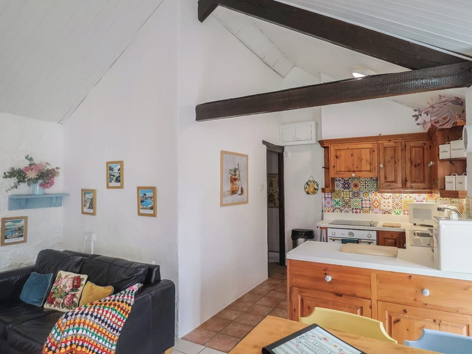 Cottage | Living area