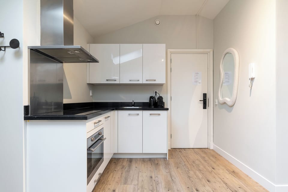 Apartment | Private kitchen | Fridge, microwave, oven, stovetop