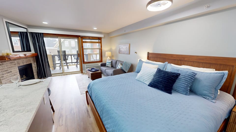 Indoors, Home Decor, Cushion, Bed, Furniture