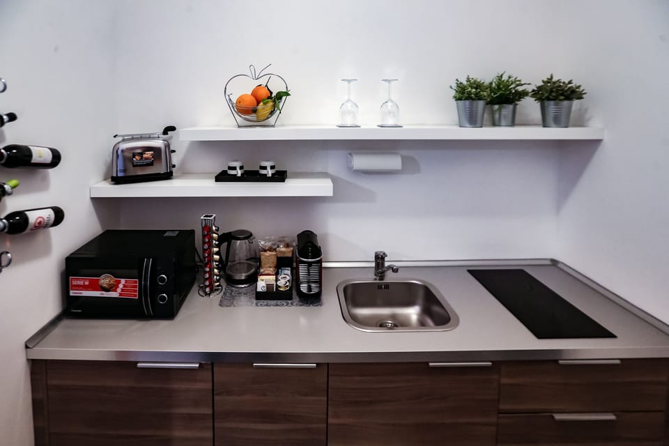 Studio, Ensuite, Garden View | Private kitchen