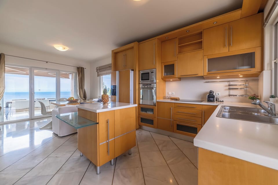 Superior Villa, Sea View | Private kitchen | Full-size fridge, microwave, oven, stovetop