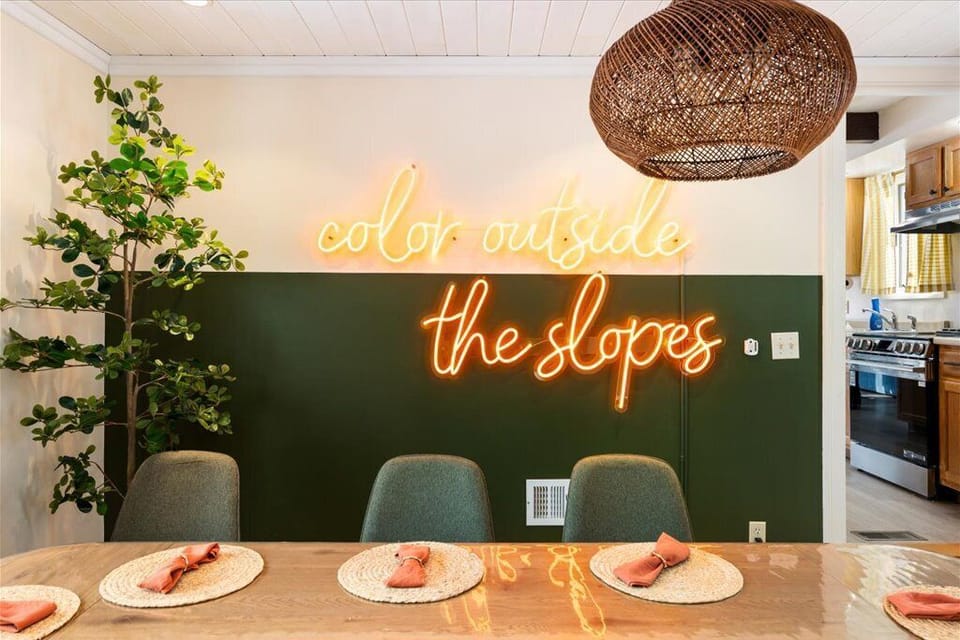 Fun, memorable backdrop for meals and instagrammable photos 