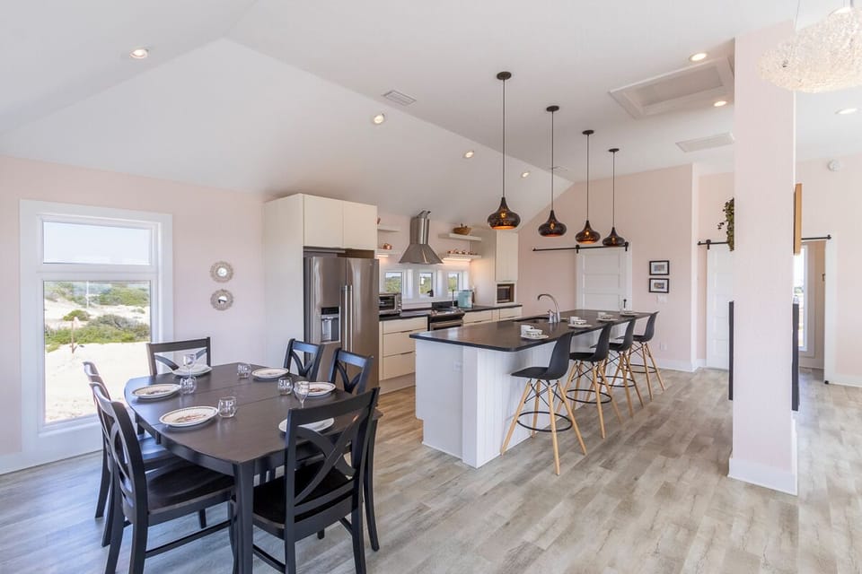 Top Level Dining Area