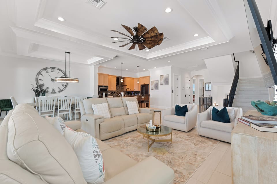 Lovley living room perfect for all family gatherings!