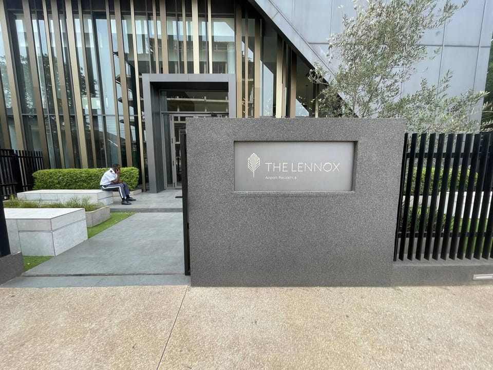 Deluxe Studio Suite, City View | Exterior detail