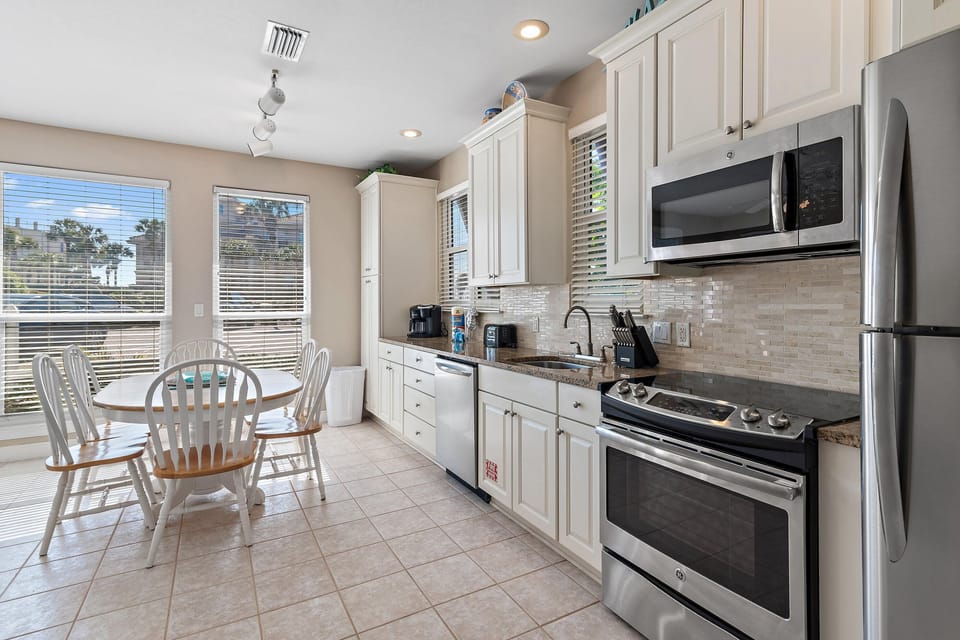 Condo, Multiple Beds (Destiny Beach Villas #9B) | Private kitchen | Oven, toaster