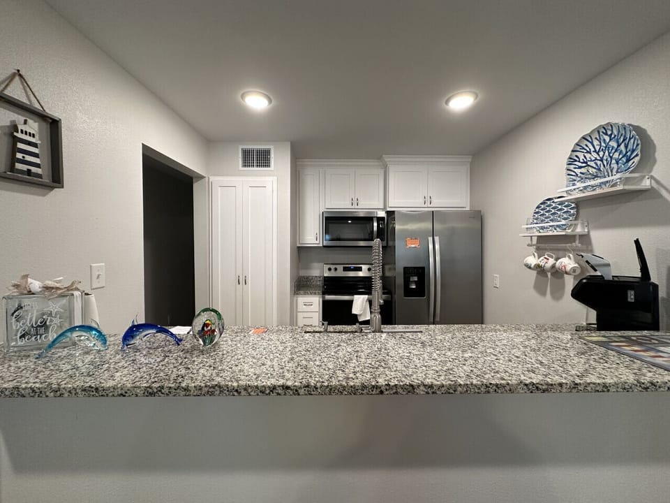 Spacious counters for easy prep 🥗🧼