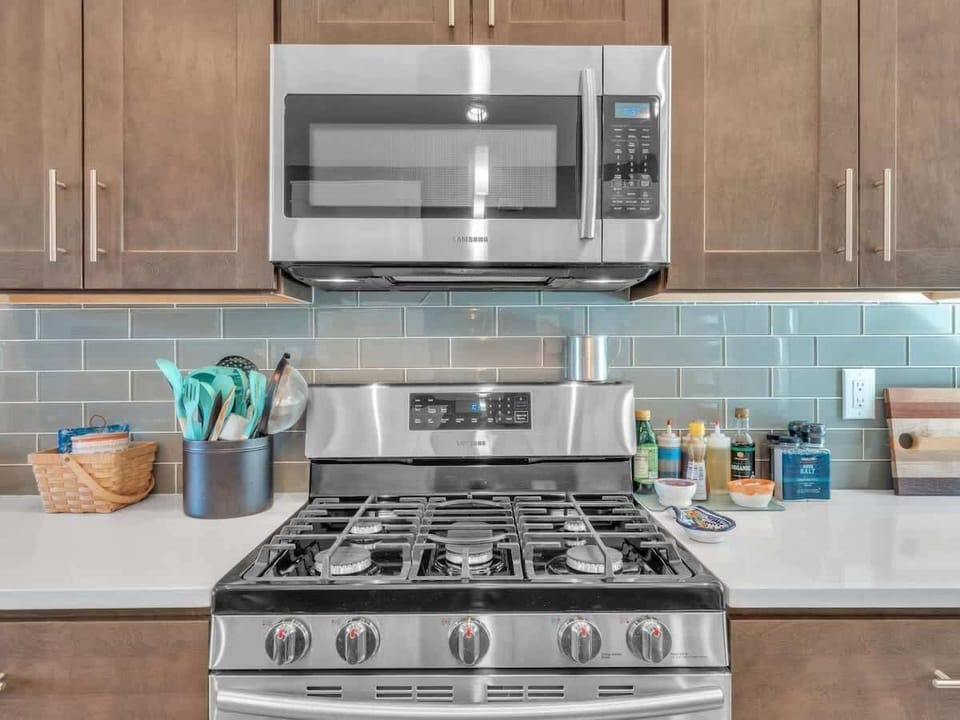 Range: Gas - For Your Culinary Adventures