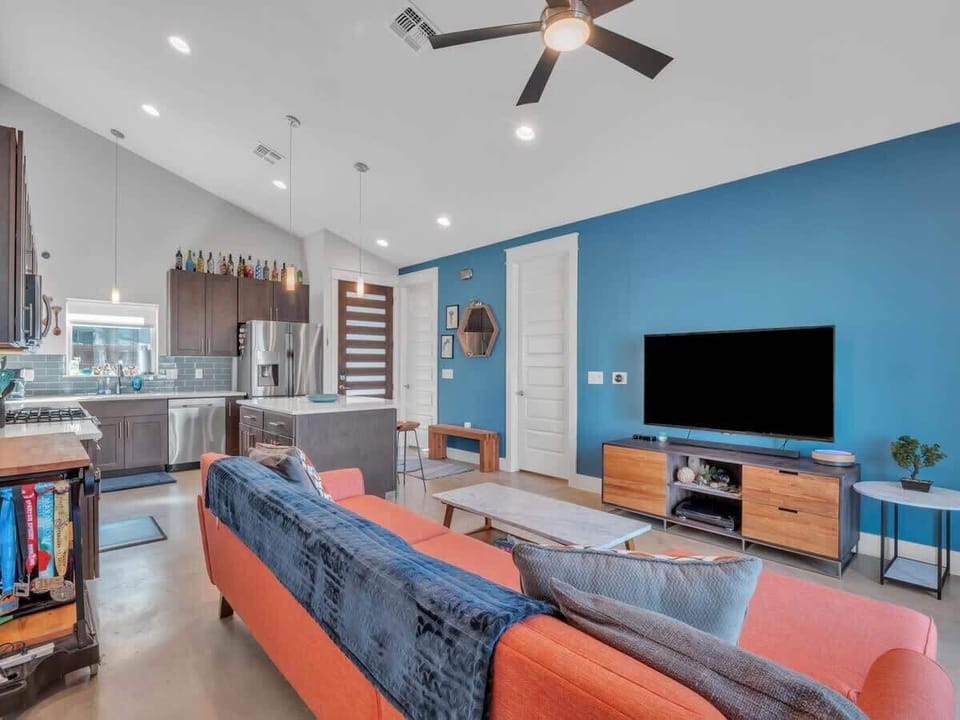 Living Room: Open Floor Plan, Perfect For Family Gatherings or Relaxing