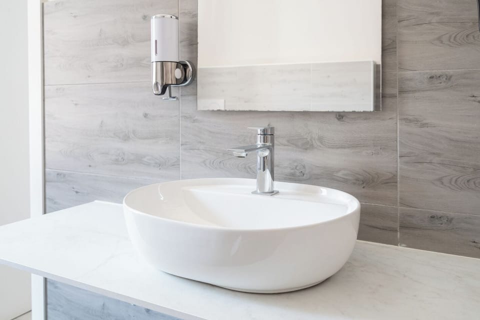 Double or Twin Room, City View | Bathroom